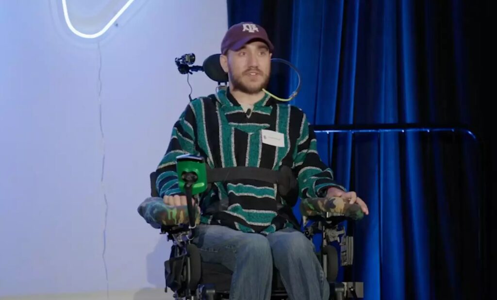Imagine Joc VIDEO: Primul pacient care a primit implantul cerebral produs de Neuralink l-a folosit pentru… jocuri video | 2review.ro