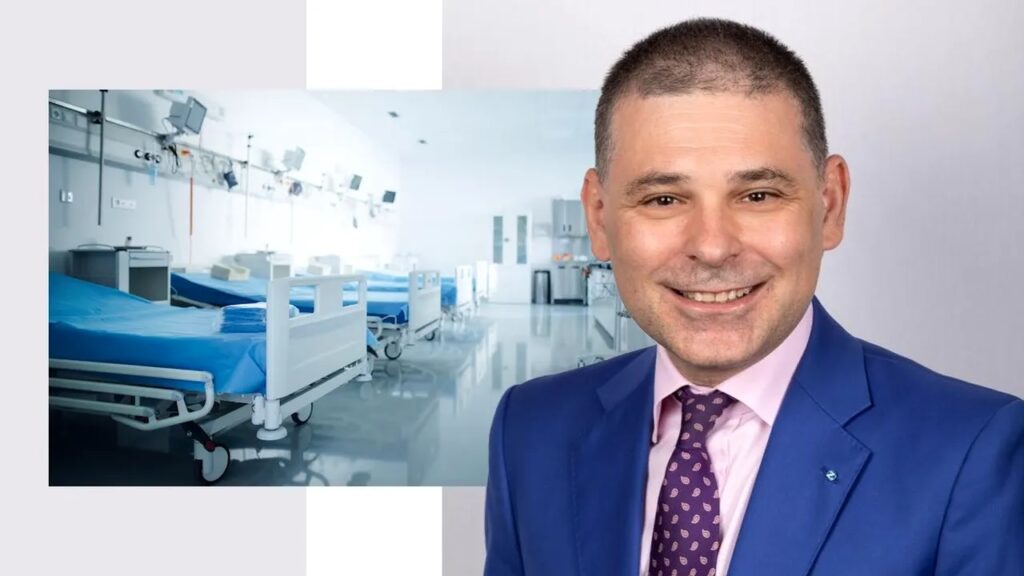 Imagine Joc ASIGURĂRI medicale vs. ABONAMENTE. Alegerea care te poate ajuta în caz de îmbolnăvire sau accident: „Nu se poate reformă fără asiguratori” | 2review.ro